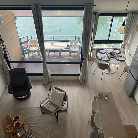 Bel A - Vue Et Port